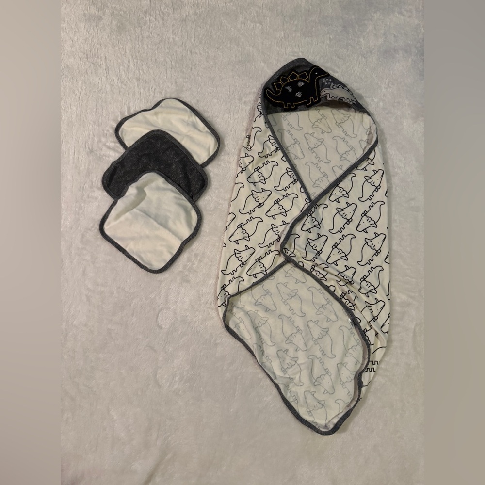 Gerber Organic Baby Towel and Washcloth Set - Cream and Gray